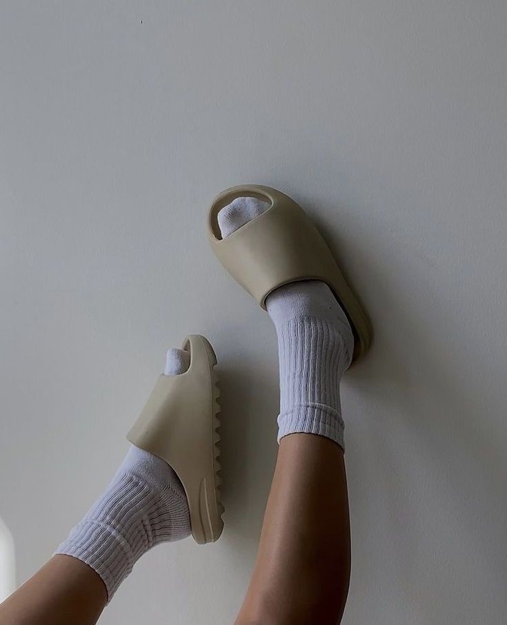 CloudStep™ Uniseks Natikači – Navdihnjeni z adidas Yeezy Slide