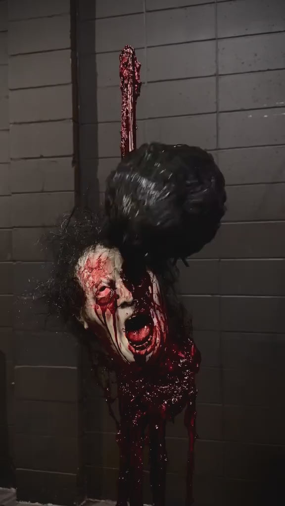 HORROR HANGING HEAD